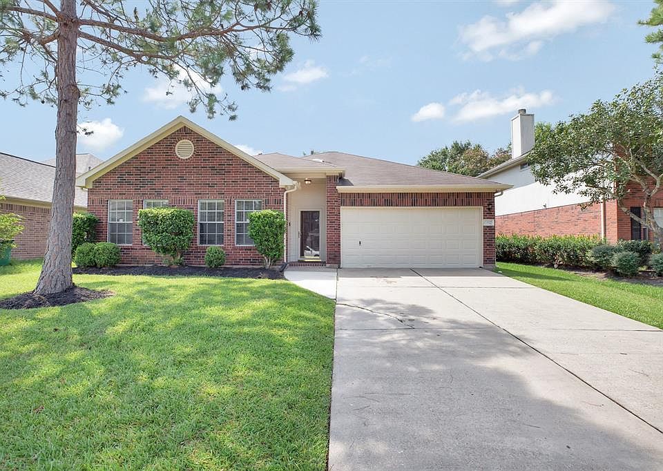 1st image of 4822 Sentry Woods Ln