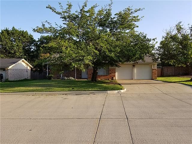 1st image of 3409 Glenmont Dr