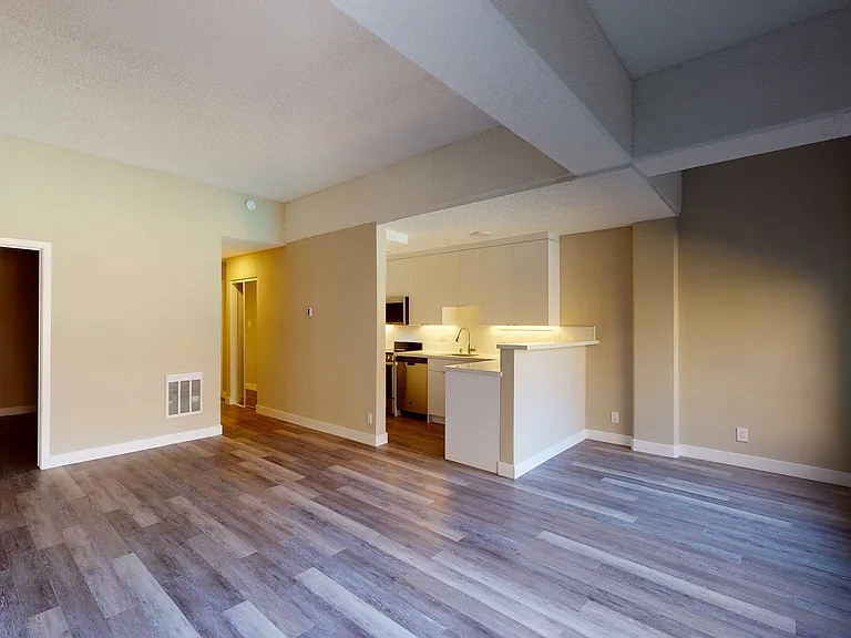 Marina Cove Apartments — Photo 11