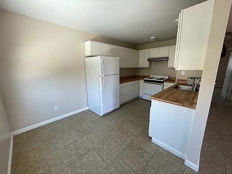 2 bed, 900 sqft, $1,400 — Photo 4