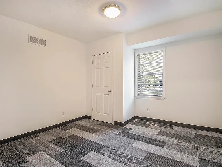 1630 S William St #1 — Photo 14