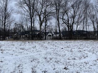 533 E Basalt Dr, Huntertown, IN 46748