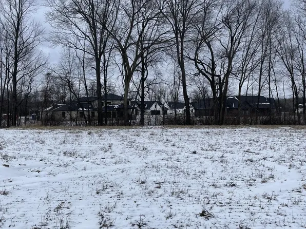 533 E Basalt Dr, Huntertown, IN 46748