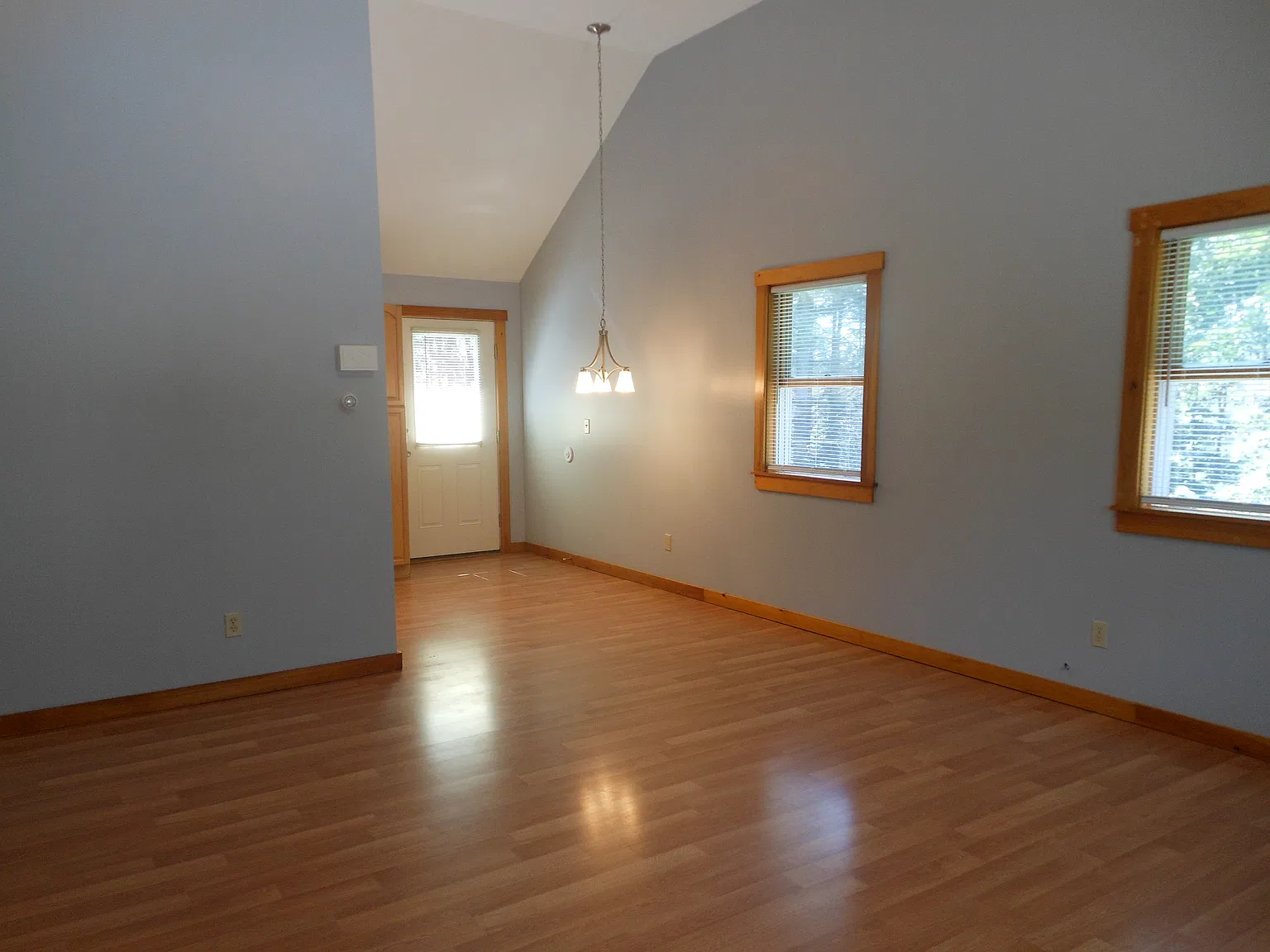 2 bed, 1200 sqft, $1,400 — Photo 3