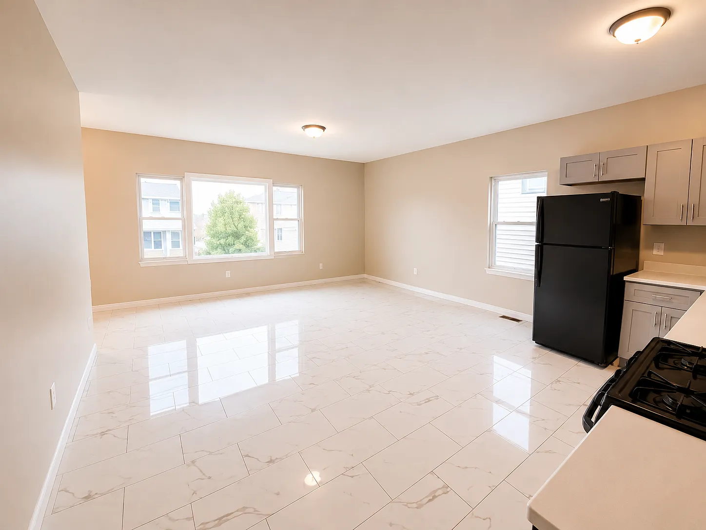 3 bed, 700 sqft, $2,395 — Photo 4