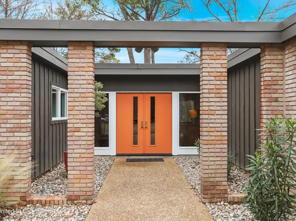 2381 Twin Lakes Cir, Jackson, MS 39211