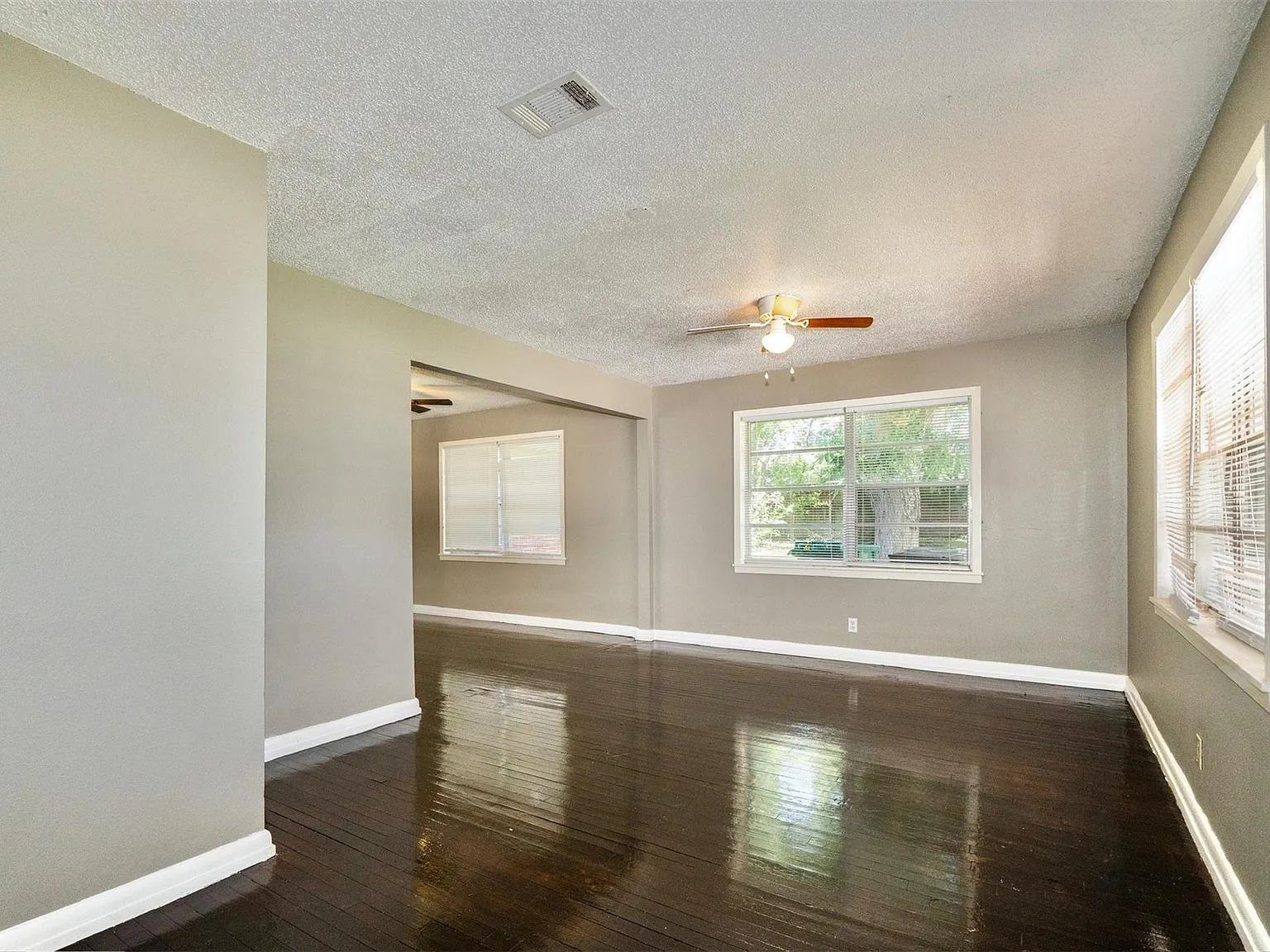 3 bed, 1.5 bath, 1747 sqft, $1,650 — Photo 3