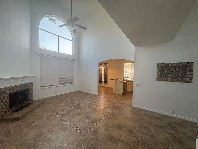 115 Pinion Dr — Photo 6