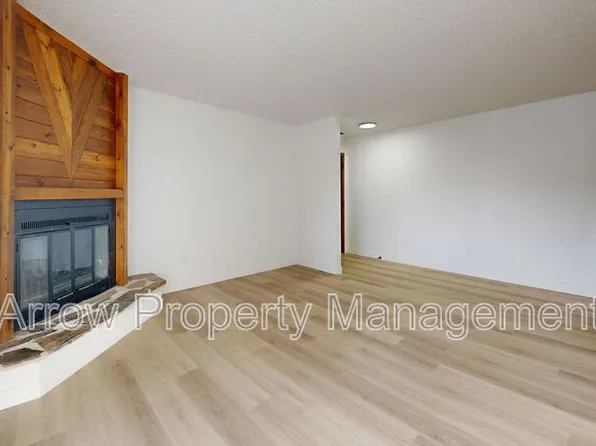 203 E Arbor Ave #307F, Bismarck, ND 58504