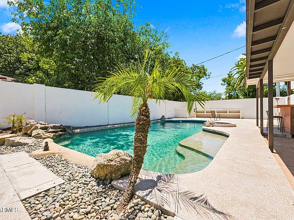 4th image of 137 E VISTA DEL CERRO Drive