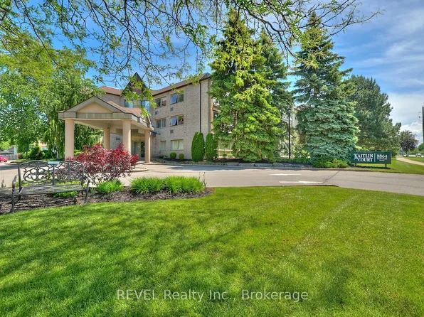 3364 Montrose Rd #301, Niagara Falls, ON L2H 0J8