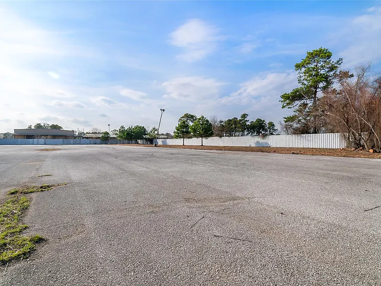 18919 Aldine Westfield Rd — Photo 10