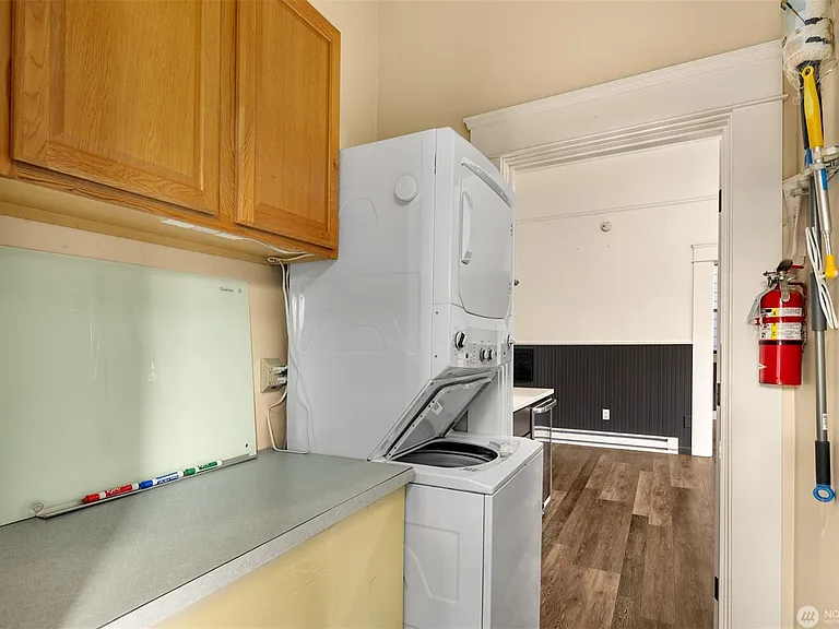 1012 Dupont St — Photo 15
