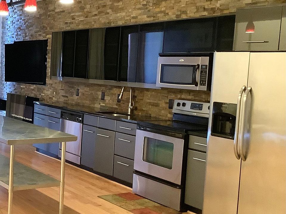 1st image of 444 N 4th St Unit 215