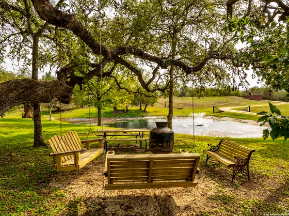 121-B Bartel Rd, Comfort, TX 78013