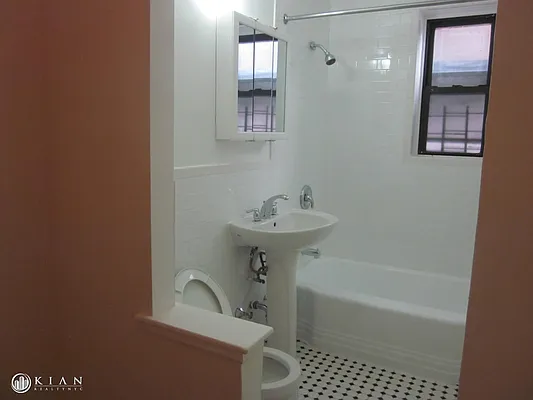 Rented by Kian Realty | media 23