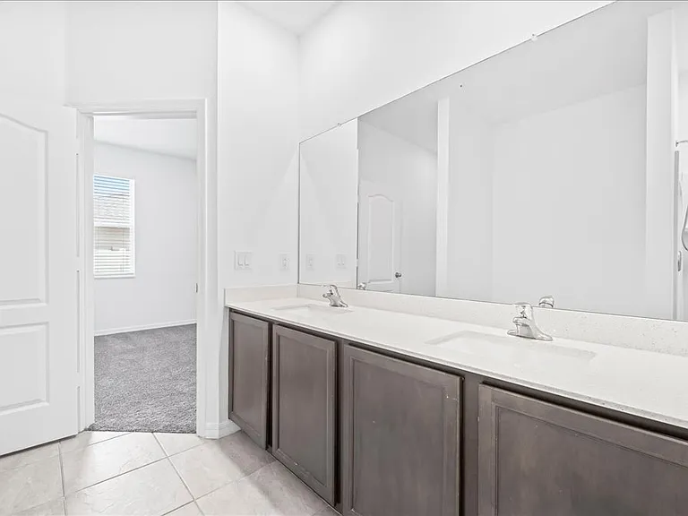 2928 NW 27th St — Photo 24