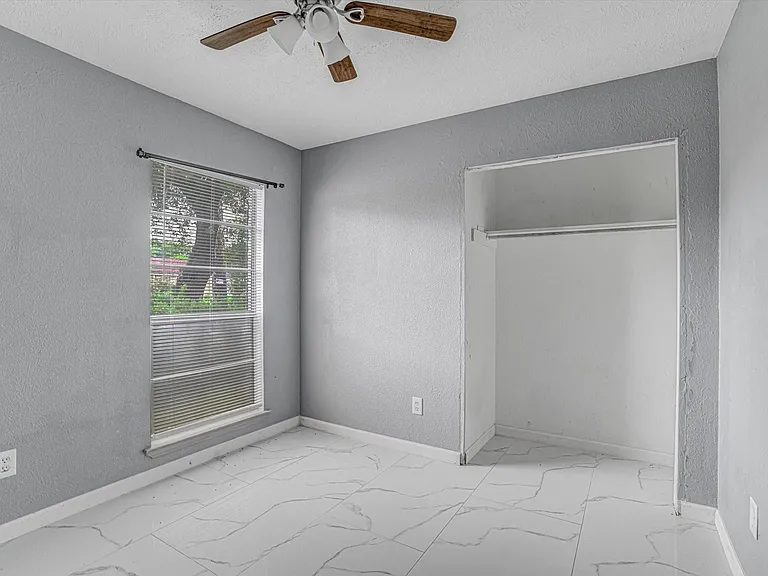 14618 Flair Dr — Photo 20