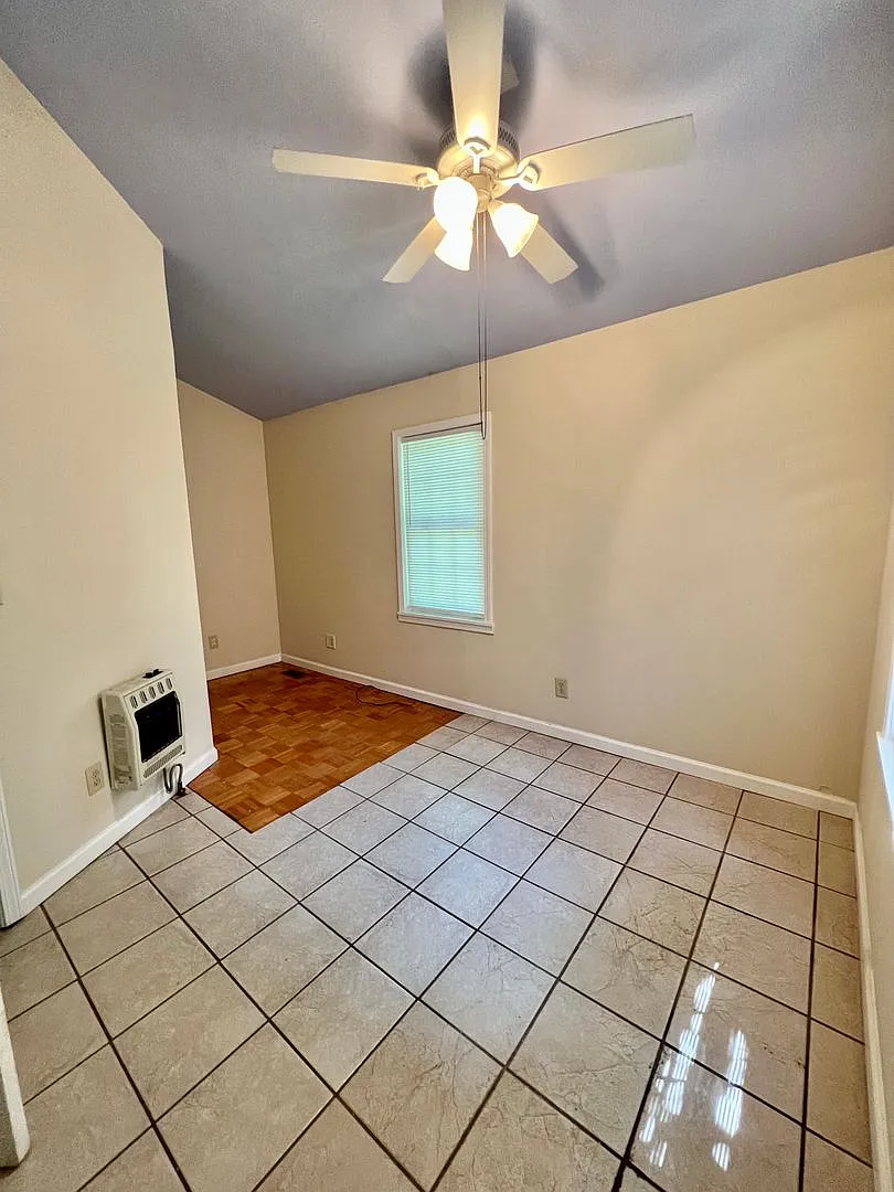 112 Cherry Ln L 6 Bed, 3 Bath — Photo 4