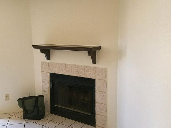 Fireplace in Kitchen, eat-in area