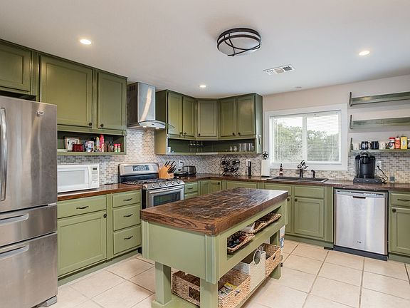 3rd image of 192 Thad Ln