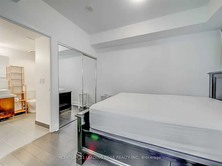 1080 Bay St #2302 — Photo 15