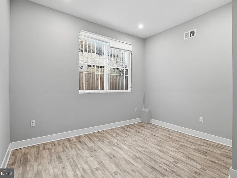 2500 N Mascher St #2 — Photo 10