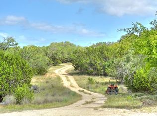 180 NE Barbarosa Trl, Comfort, TX 78013