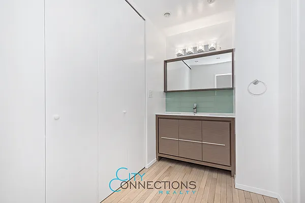 Rented by City Connections Realty | media 10
