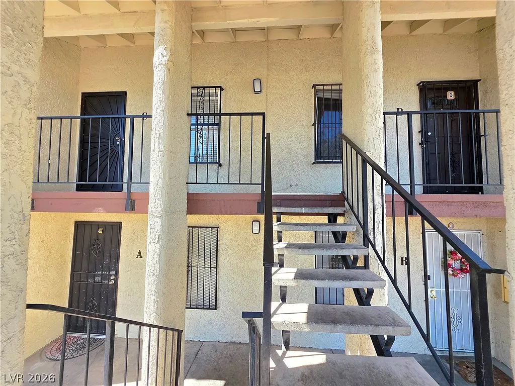 2 bed, 2.0 bath, 922 sqft, $1,400 — Photo 2