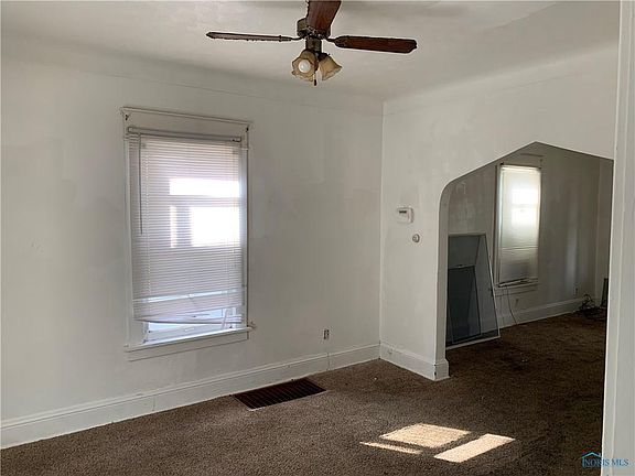 5th image of 3332 Maplewood Ave