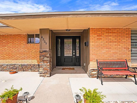3rd image of 4209 Buckingham Dr