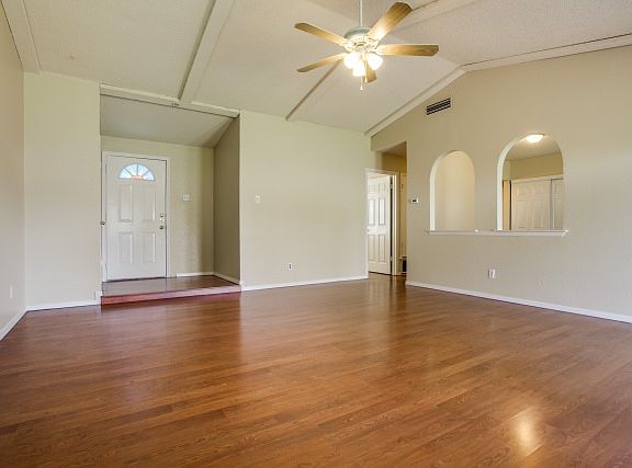 2nd image of 3513 Bellwood Cir