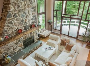 17 Hanford Ln, New Canaan, CT 06840