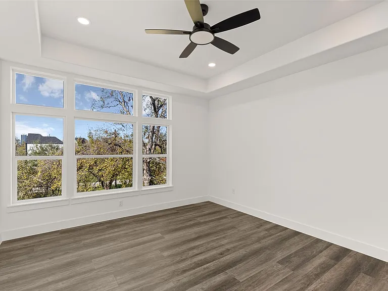 2707 Dennis St — Photo 18