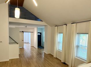 2308 W 11th St, Cleveland, OH 44113