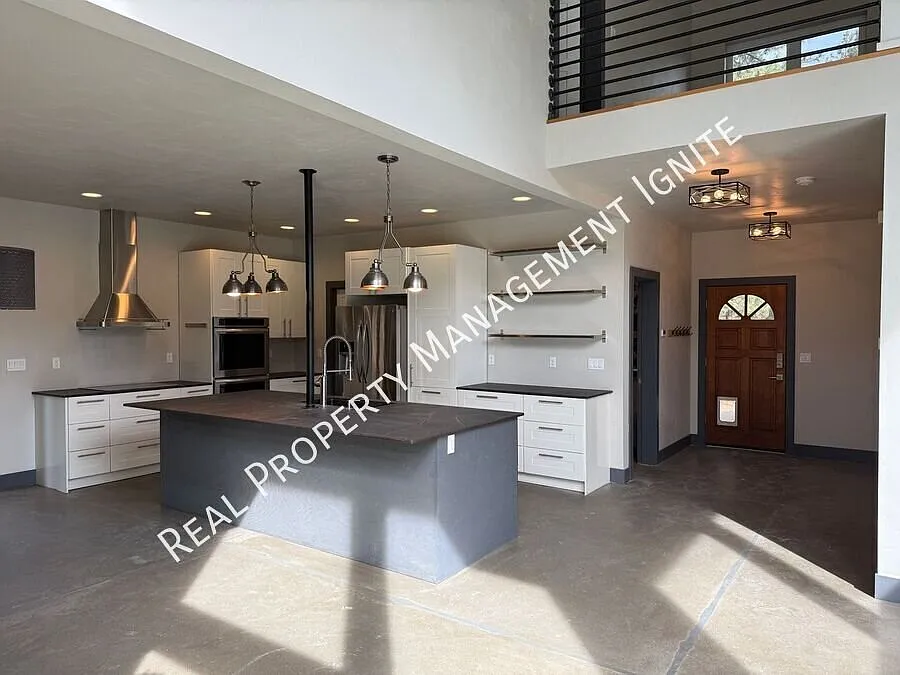 Modern Home on Acreage — Photo 3