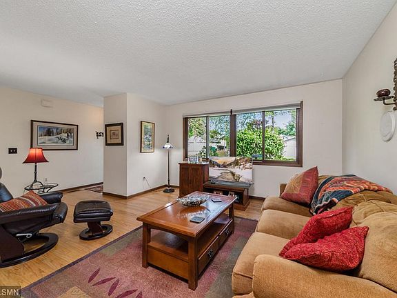 5th image of 3544 S Dr NE
