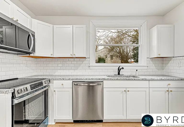 2958 Winston Churchill Dr — Photo 10