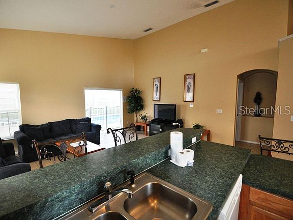 4th image of 186 Nazha Dr