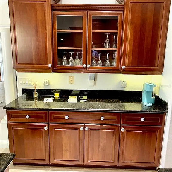 24312 Westgate Blvd — Photo 13