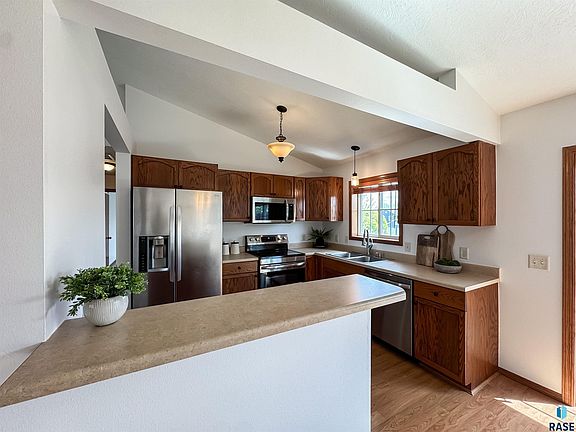 4th image of 1419 N Conifer Pl