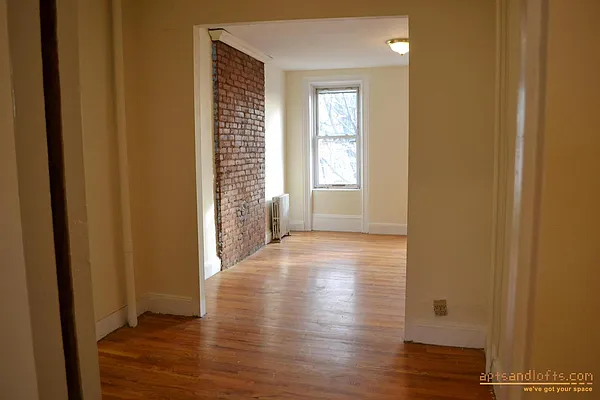 Rented by aptsandlofts.com | media 14