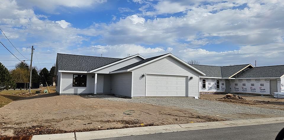 1st image of 928 S Geneva Ave Lot 5