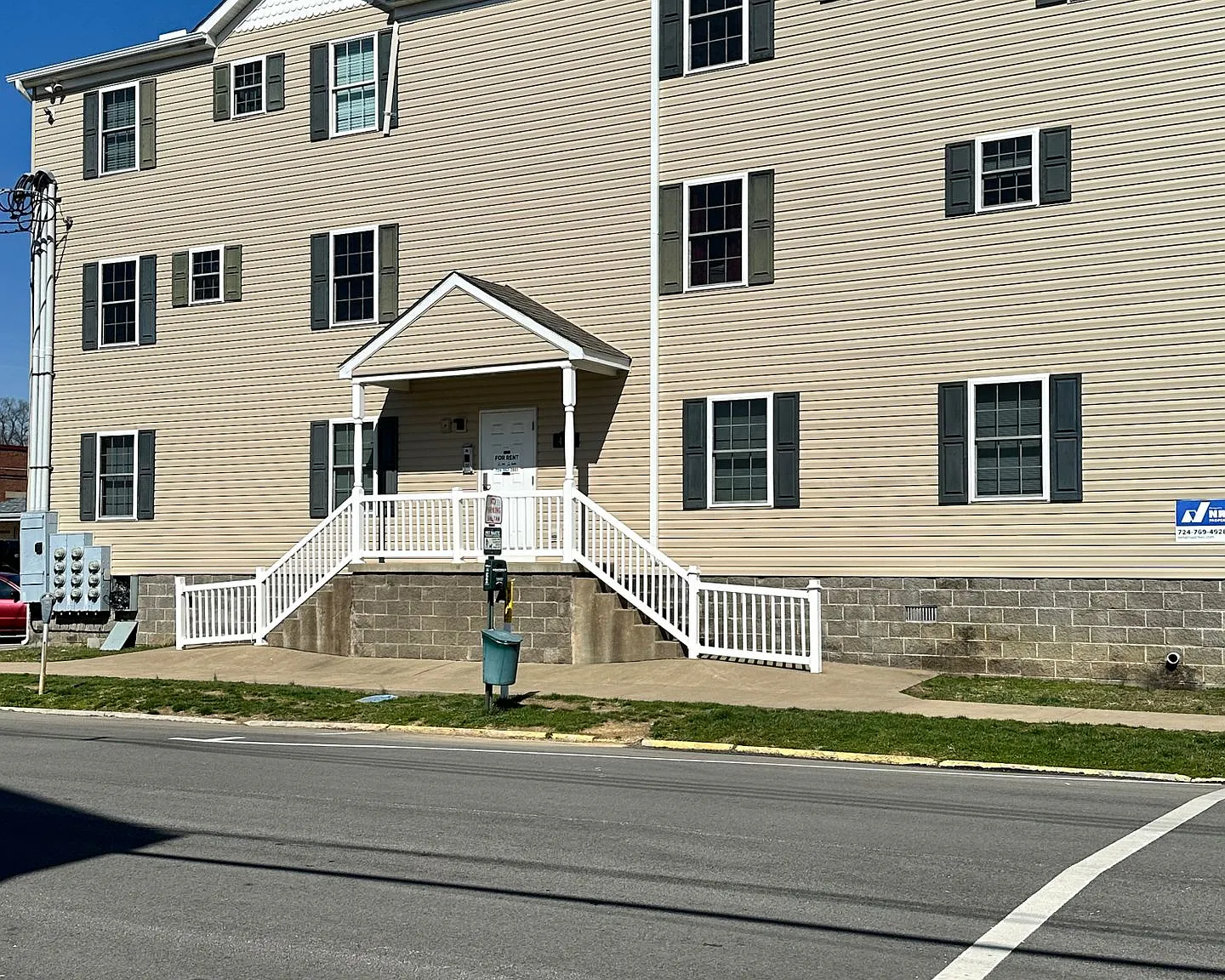 Beautiful Apartment Near Campus — Photo 1