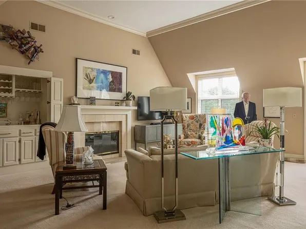 9100 Lamar Ave APT 207, Overland Park, KS 66207