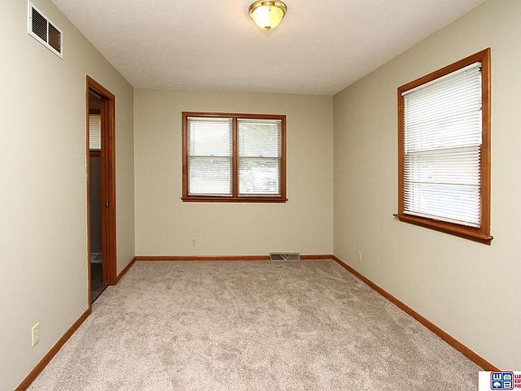 5th image of 411 Redwood Dr