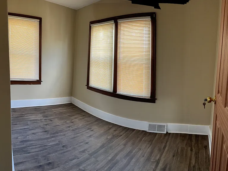 2-22218 Olmstead St — Photo 6