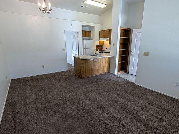 3rd image of 331 Eastridge Cir APT B
