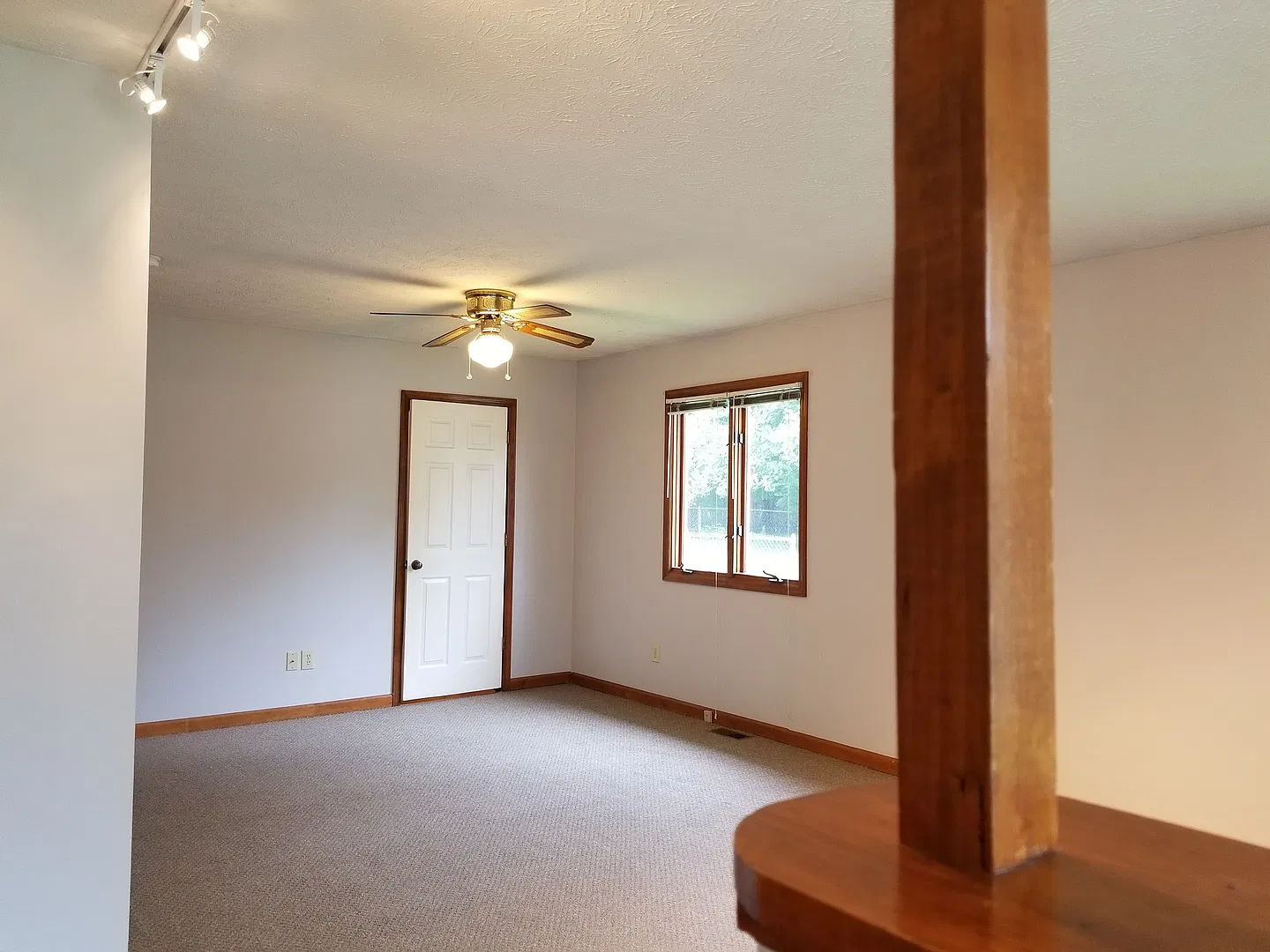 * August 2026* GREAT 3 Bed House!! — Photo 4